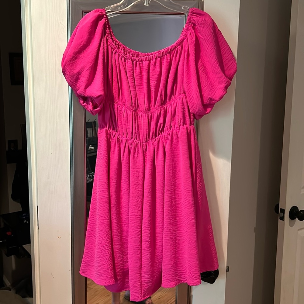 Hot pink Summer dress. Size small.